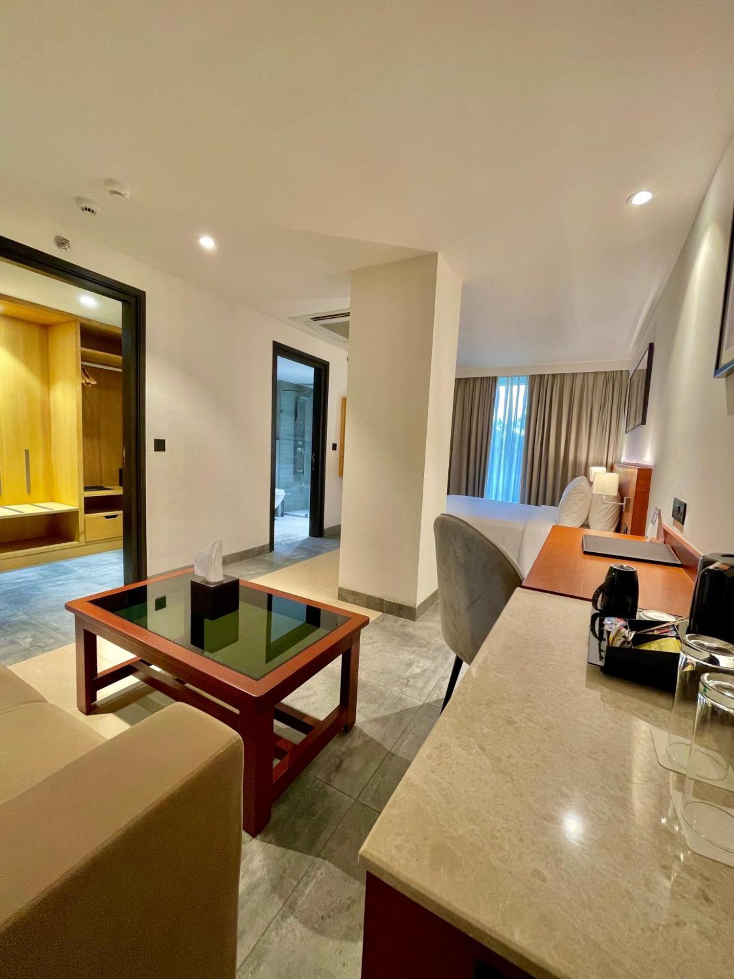 Best Western Maharani Bagh 뉴델리 외부 사진